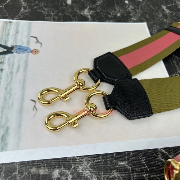 NWOT MARC JACOBS snapshot - Picture 11 of 12